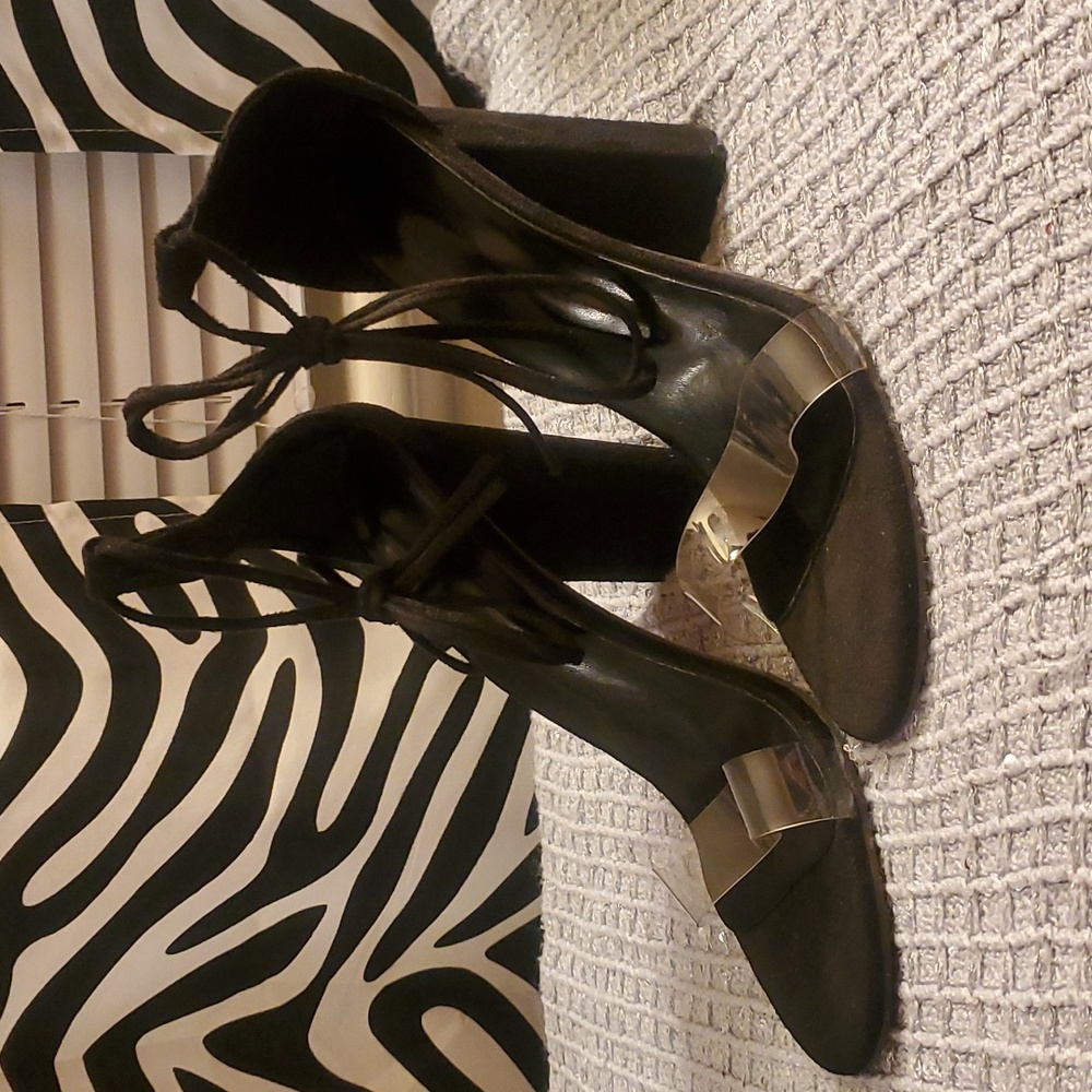 Heels With Tie-up Straps